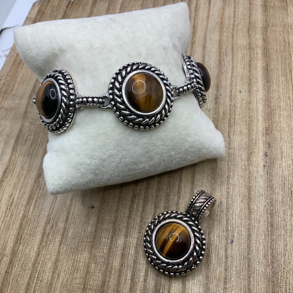 Premier Designs Tiger Eye Silver Tone Pendant & Bracelet